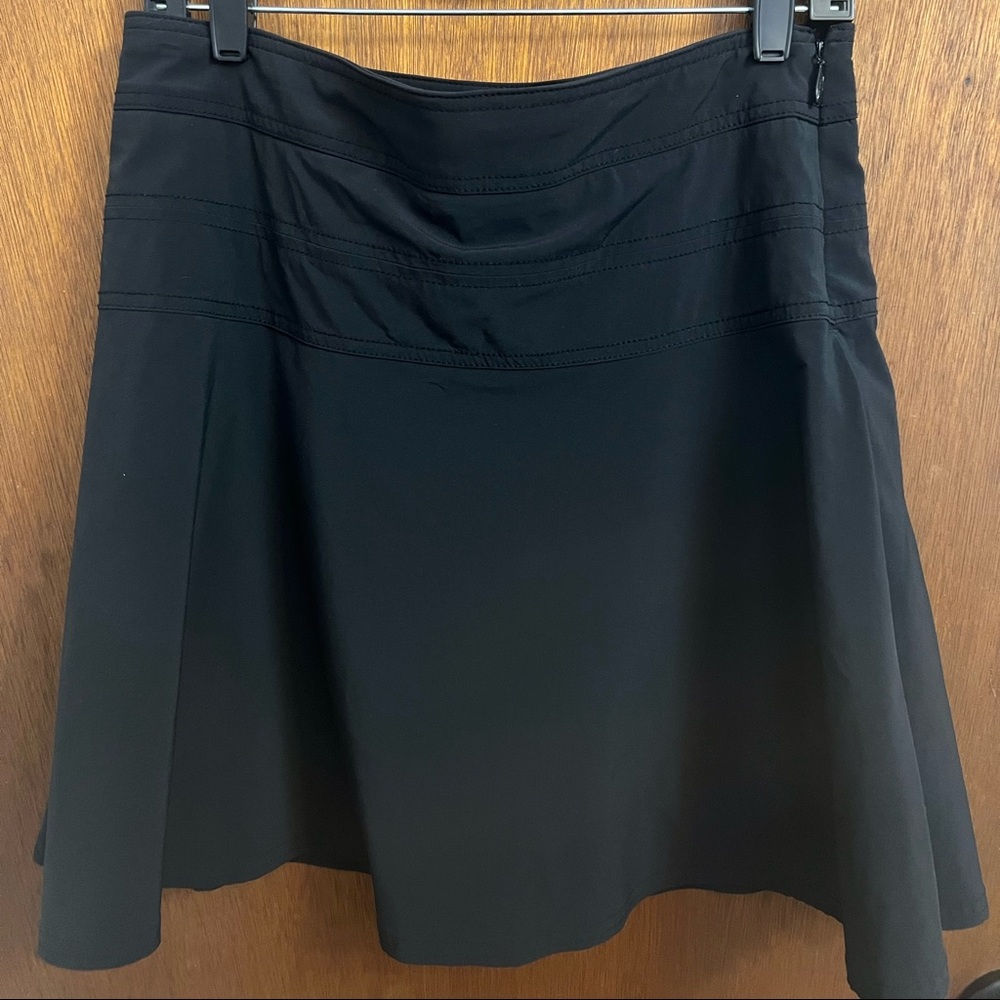 Athleta side zip skirt.